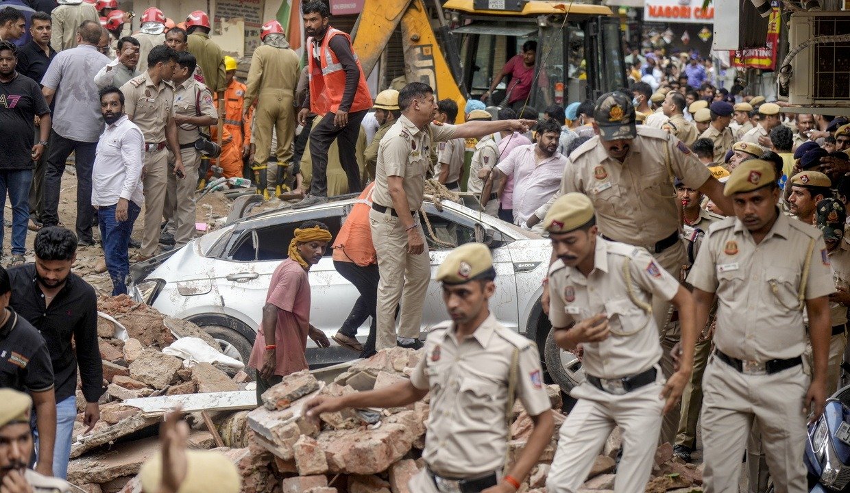 कब सबक लेगी दिल्ली? एक साल में 6 बड़े बिल्डिंग हादसे, 35 मौतों ने उठाए गंभीर सवाल