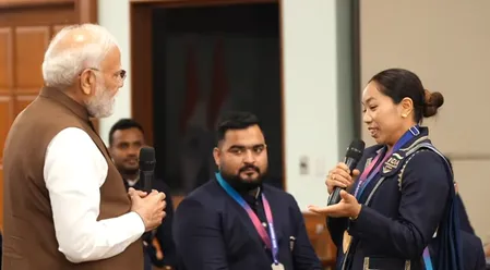 CWG चैंपियंस से PM मोदी की मुलाकात, मीराबाई चानू से बोले- 'आंसू की हर बूंद से गोल्ड मेडल टपक रहा था'