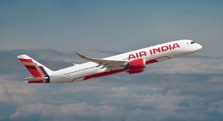Air India Flight की जयपुर में इमरजेंसी लैंडिंग, स्क्वॉक कोड 7500 से मचा हड़कंप; हाईजैक की आशंका निकली अफवाह